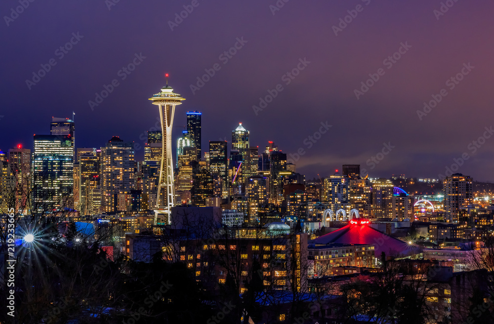 Seattle skyline panorama at sunset from Kerry Park in Seattle
