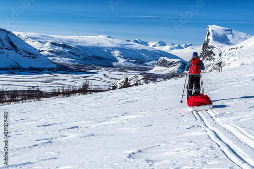 Wintertour im Sarek Nationlapark in Lappland, Schweden photo