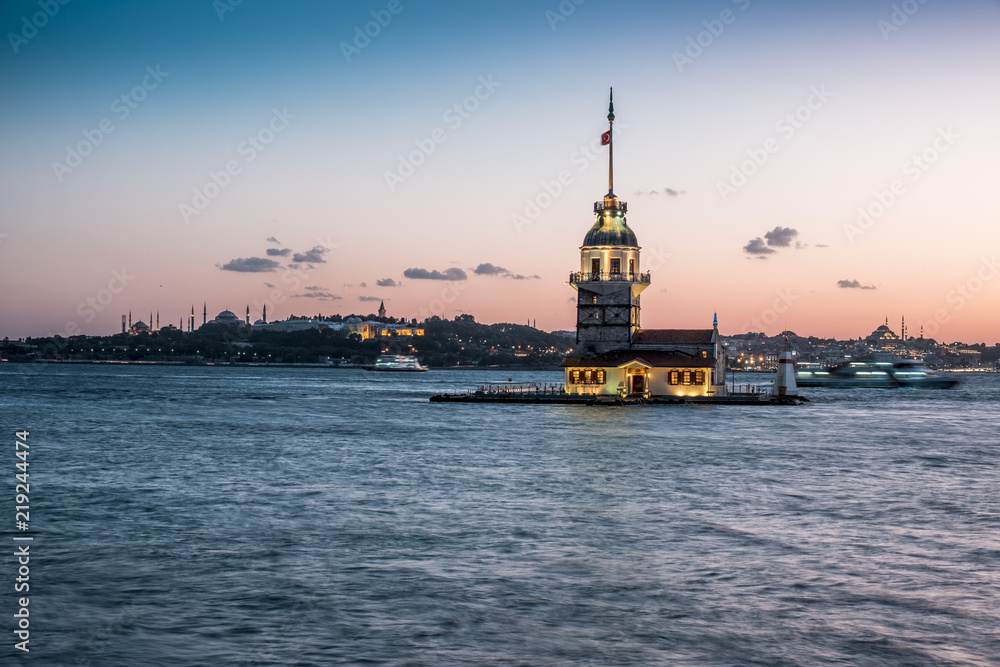 Istanbul Maiden Tower (kiz kulesi) 