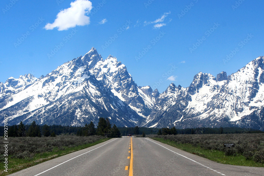 Fototapeta premium Grand Teton mountain range view from the road GTNP