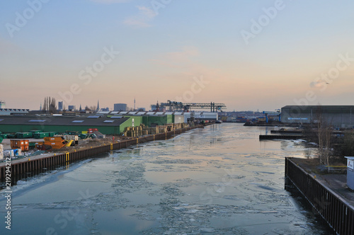 Eis im Dortmunder hafen