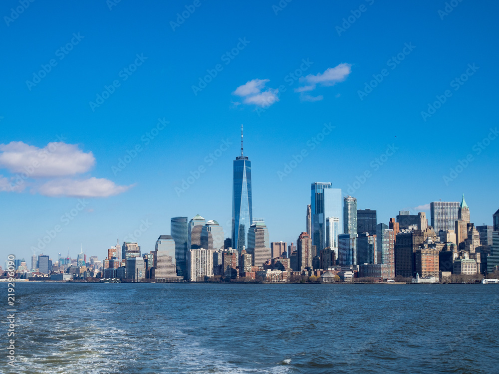 Fototapeta premium Buildings Landscape from Cruiser at Manhattan, New York City クルーザーから見たニューヨークのビル群