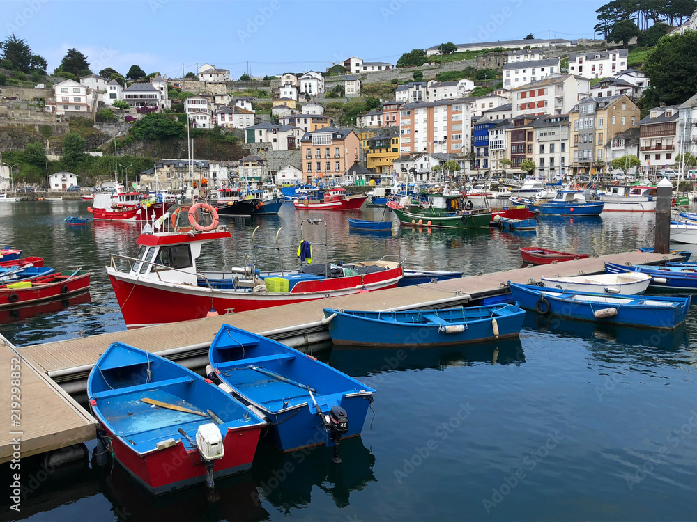 Obraz premium Ships in the seaport of Luarca, Asturias - Spain