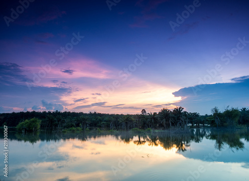 Fototapeta Naklejka Na Ścianę i Meble -  sweet twilight at the lake