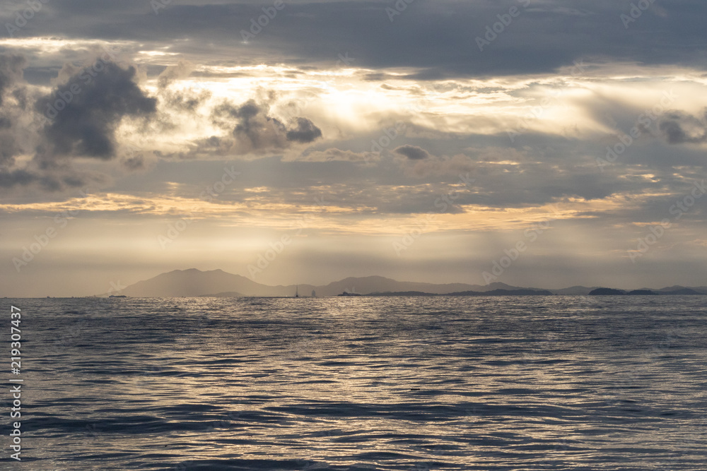 Fototapeta premium sunset over the sea