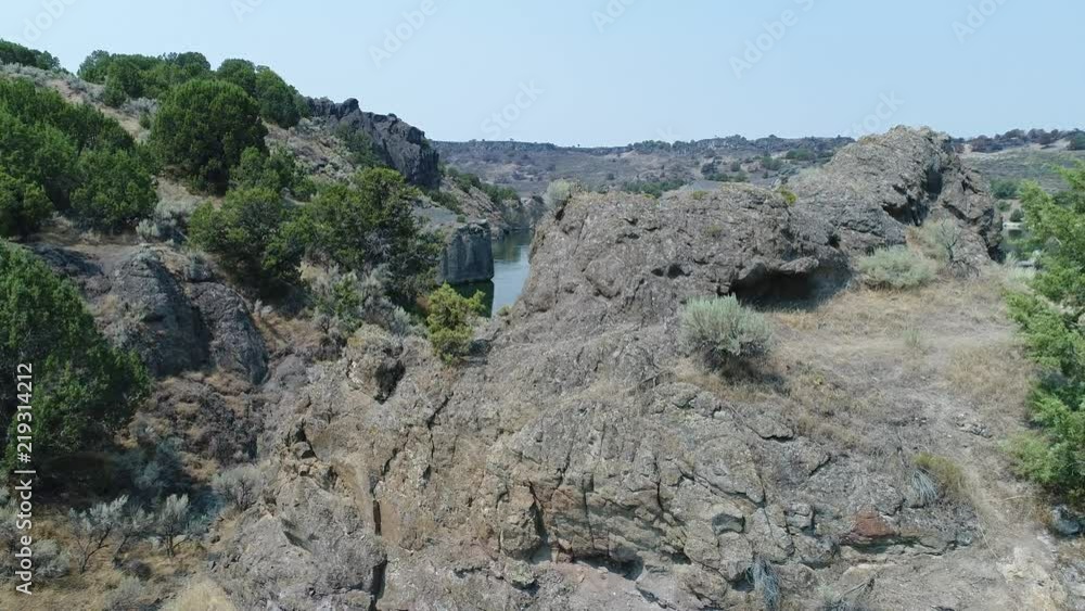 A leisurely flight over the Snake River canyon in Idaho A leisurely flight over the Snake River canyon in Idaho