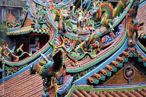 Colourful Taiwanese temple roof