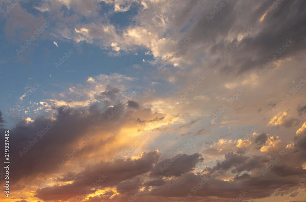 Obraz premium colorful dramatic sky with cloud at sunset