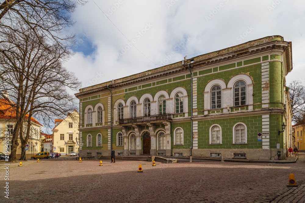 Zielony, zabytkowy dom w Tallinie Zielony, zabytkowy dom w Tallinie
