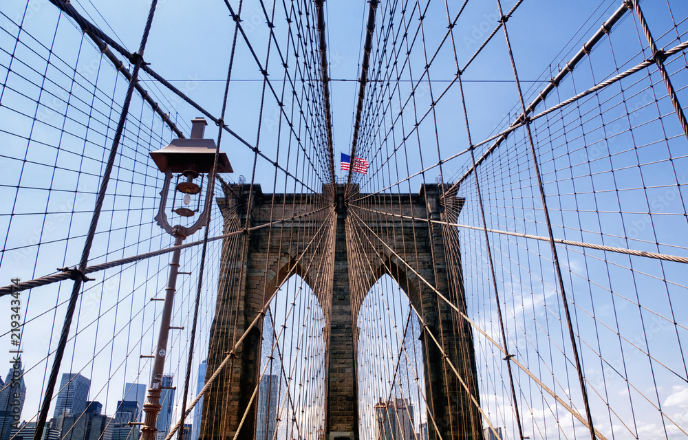Naklejka premium Most Brookliński i panoramę Nowego Jorku w ciągu dnia