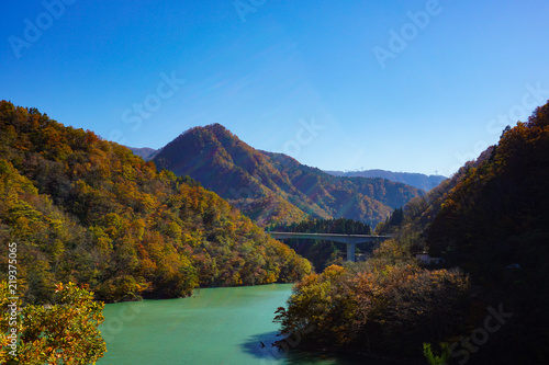 Autumn of Shogawa river in Toyama, Japan. 庄川の秋 紅葉シーズン 日本富山県南砺市 世界遺産五箇山周辺