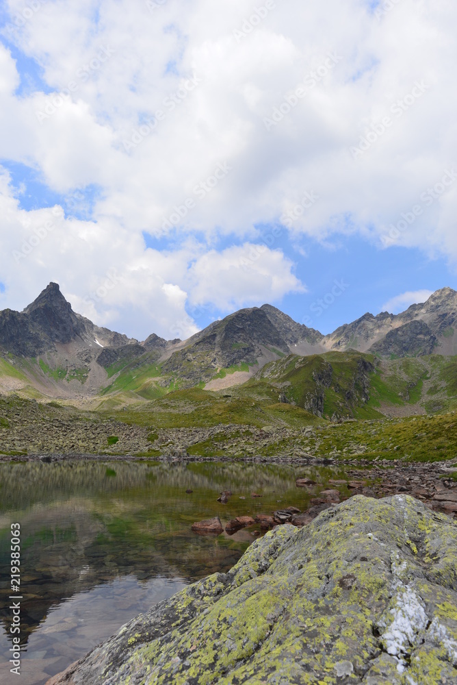 Fototapeta premium Seßsee im Verwall in den Ostalpen-Tirol 