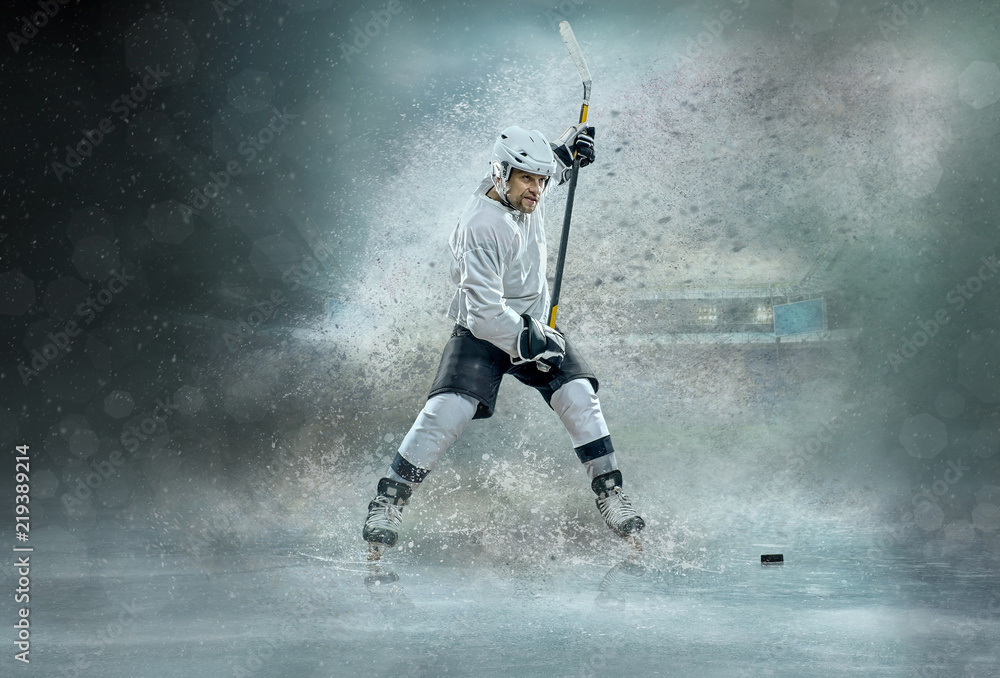 Obraz premium Caucasian ice hockey Players in dynamic action in a professional