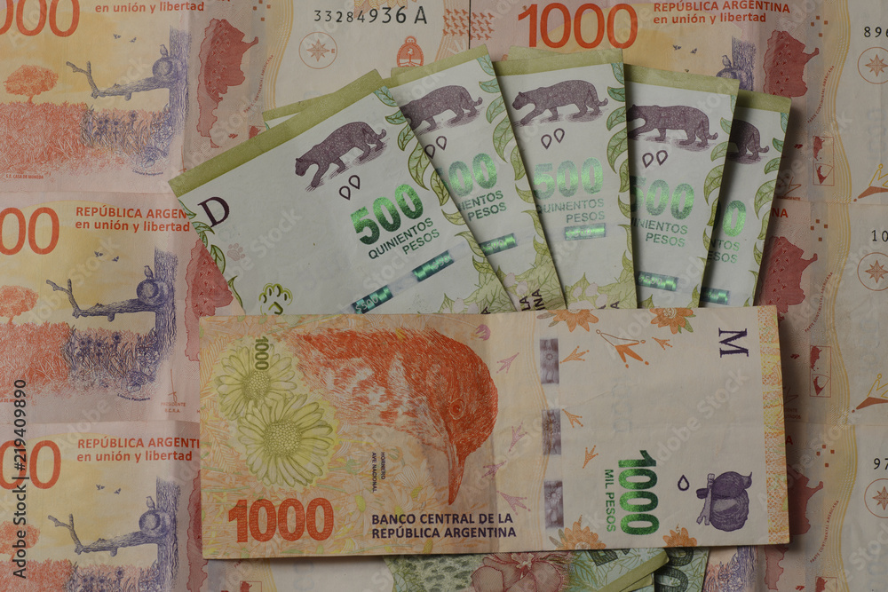 Pesos Argentinos, papel moneda de argentina, economía. Billete Peso  Argentino. foto de Stock | Adobe Stock