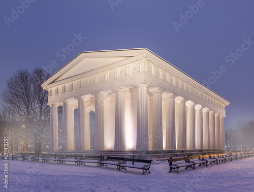 Theseus Tempel im Schnee Volksgarten