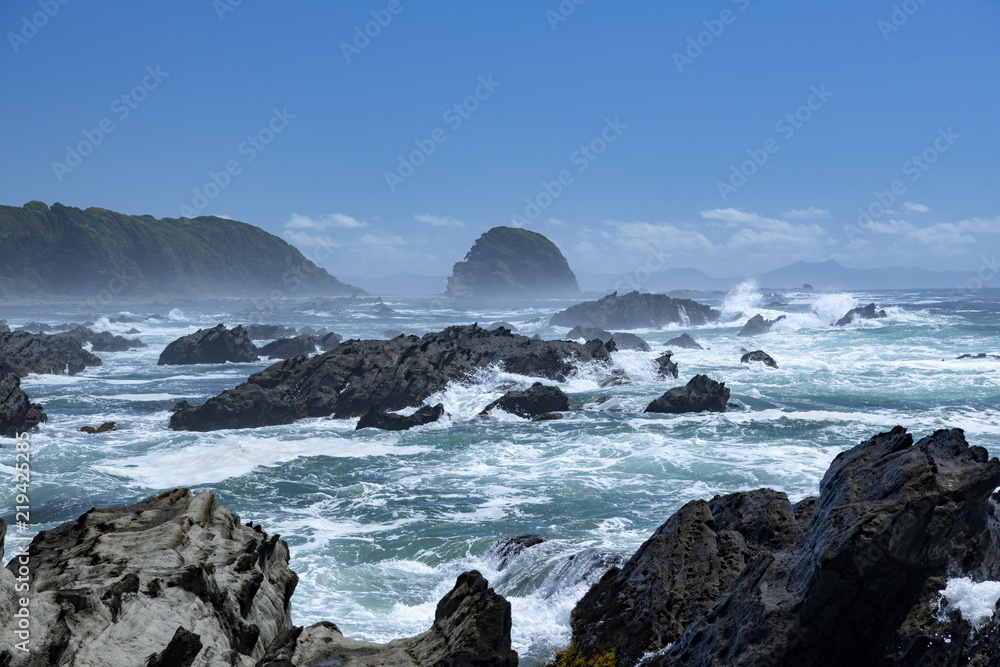 Obraz premium 荒波煙る