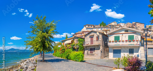 Obraz na płótnie A cozy Italian town on the shore of Lake Bracciano, Lazio. Italy. w salonie