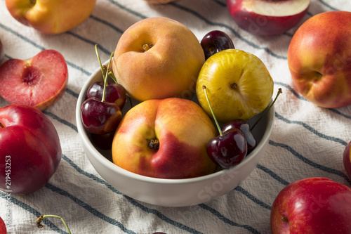 Raw Organic Assorted Stonefruit Peaches