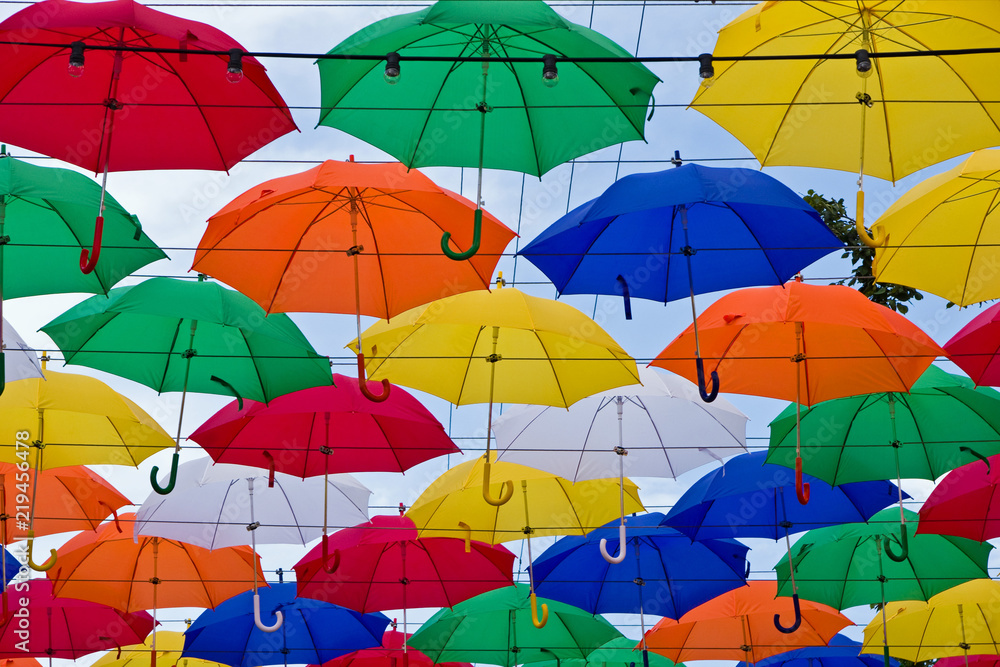 Obraz premium Flying umbrellas