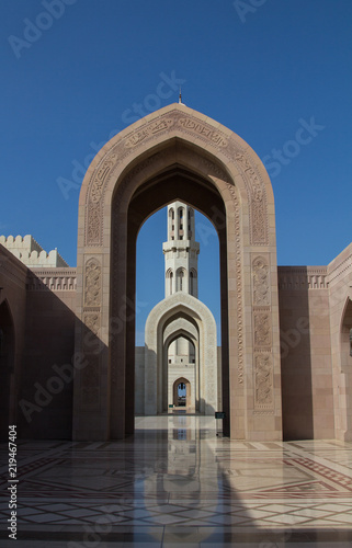 Entrance portal of the Sultan al Qaboos Grand mosque in Mascat, the main mosque in the Sultanate of Oman	 photo