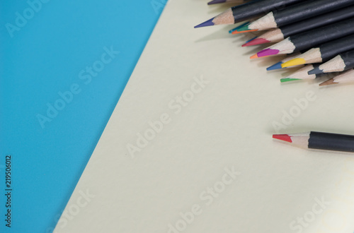 Color pencil with note paper