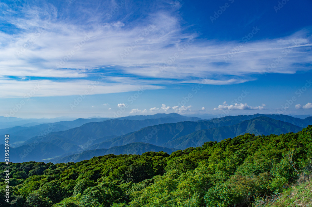 Fototapeta premium 伊吹山の頂上からの景色（滋賀県、日本）