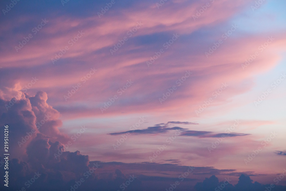Φωτογραφία Peculiar beautiful sunset cloudscape and hilltop town in summer in Chongqing, Ch