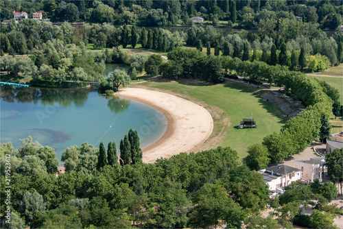 vue aérienne de la Base de Loisirs du Val de Seine à Verneuil sur Seine dans les Yvelines en France