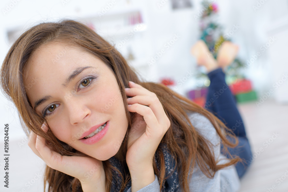 Fototapeta premium beautiful girl lying on floor