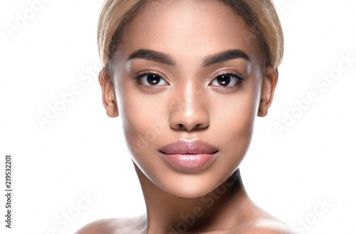African black skin woman beauty face with healthy skin oung model portrait © Utkamandarinka