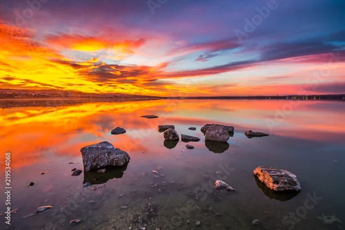 Obraz Niesamowity jesień zachód słońca nad jeziorem