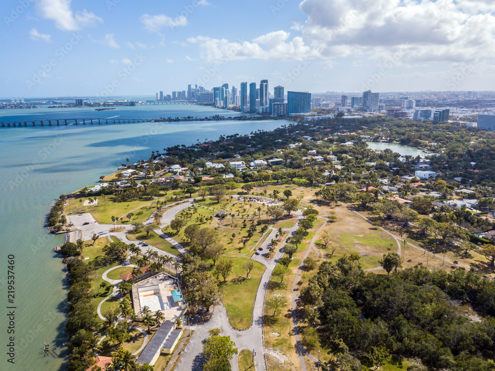 Obraz premium Drone view on the Miami Skyline