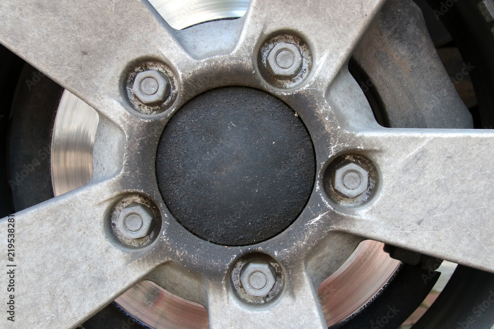 Leaking front wheel bearing of a modern crossover