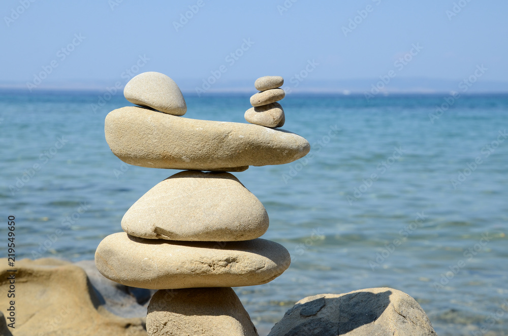 Steinbauten am Strand