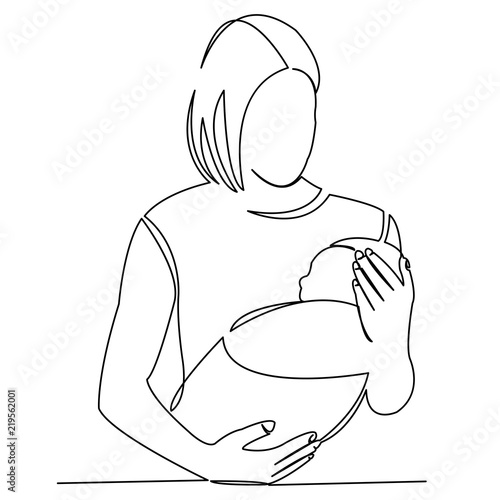 mom with newborn on