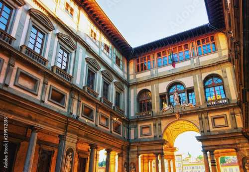 Arch in Piazzale degli Uffizi in Florence photo