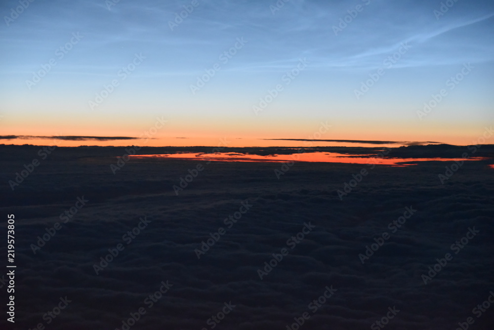 Sonnenaufgang aus dem Flugzeug