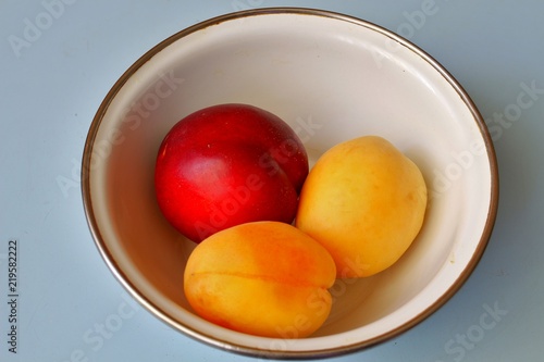 Peaches in the bowl