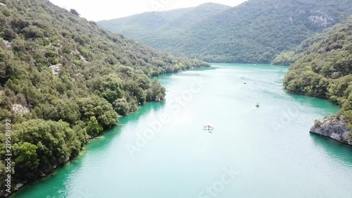 lac de sainte croix vu d'un drone