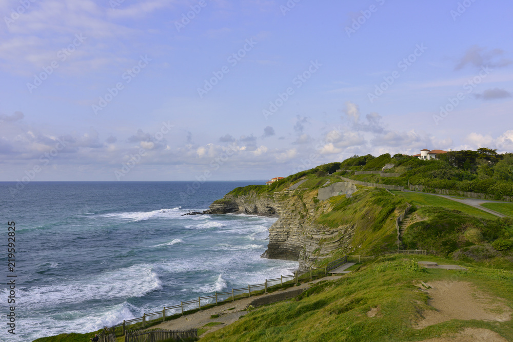 A la pointe de Sainte-Barbe au soleil couchant, de Saint-Jean-de-Luz (65400), département des Pyrénées-Atlantiques en région Nouvelle-Aquitaine, France