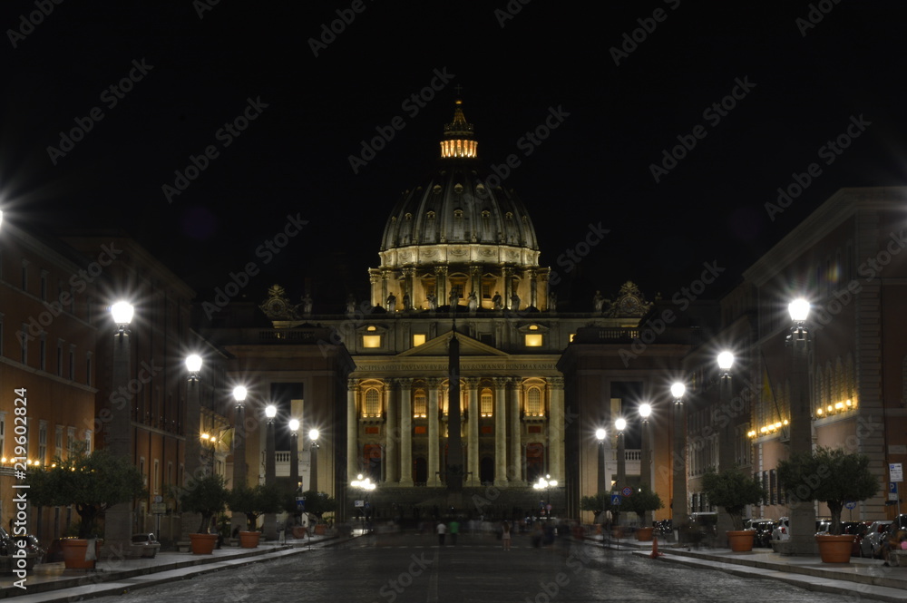 Basilica di San Pietro, Notte. Roma. Lights.