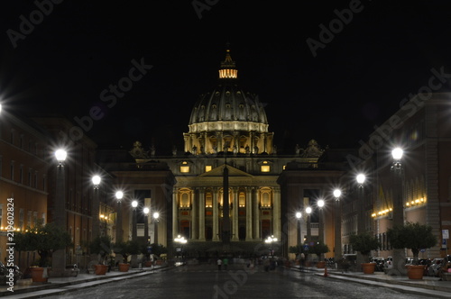 Basilica di San Pietro, Notte. Roma. Lights.