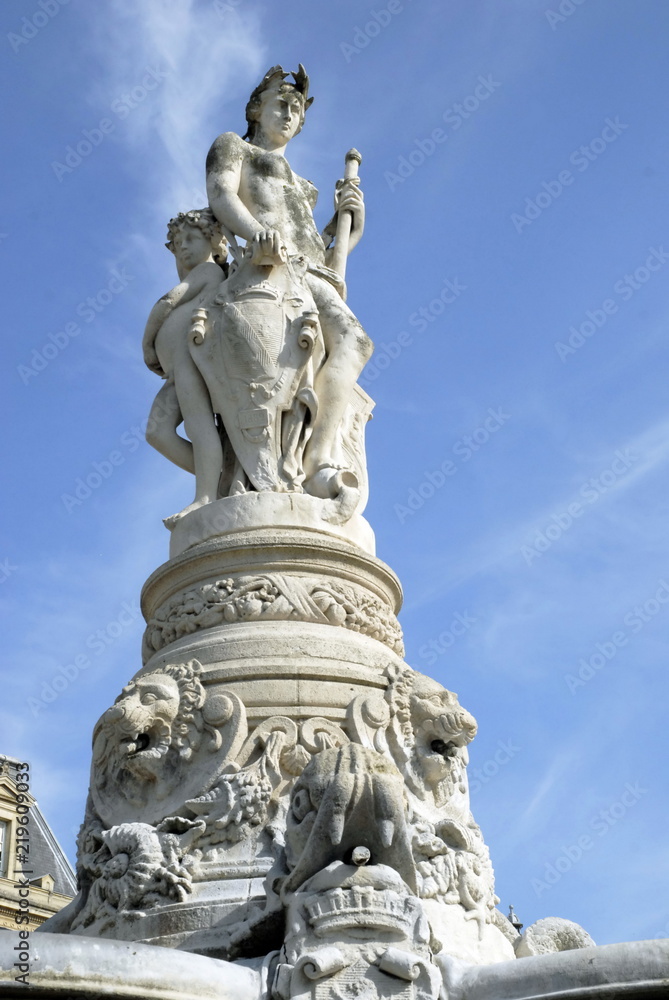 Ville d'Evreux, fontaine monumentale devant l'Hôtel de Ville, , département de l'Eure, Normandie, France