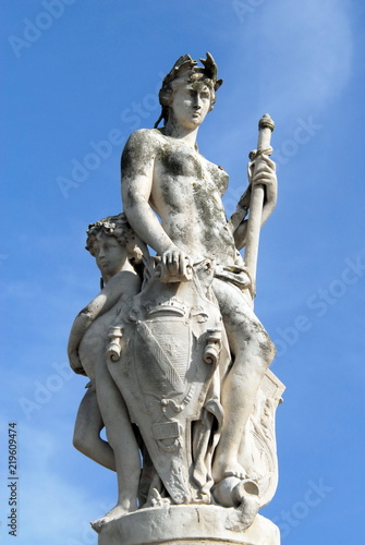 Ville d Evreux  fontaine monumentale de l H  tel de Ville  d  partement de l Eure  Normandie  France