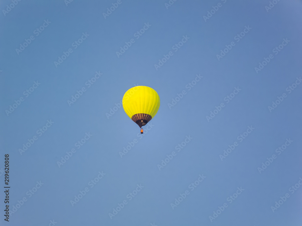 Fototapeta premium Hot air balloon in the sky
