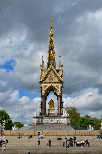 London Statue