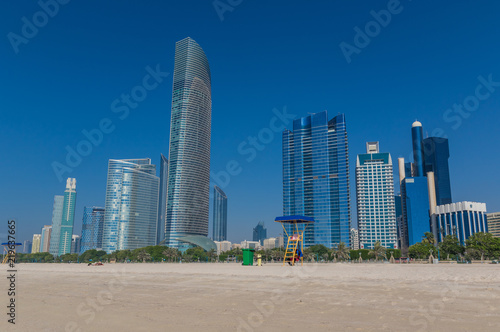 Abu Dhabi - like in the nearby Dubai, in Abu Dhabi there is a very rich skyline. Here in particular the sky scrapers of the Corniche Beach © SirioCarnevalino