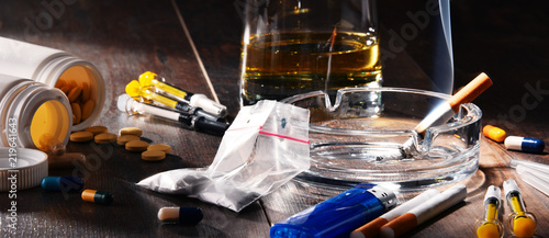 Fotografie Addictive substances, including alcohol, cigarettes and drugs