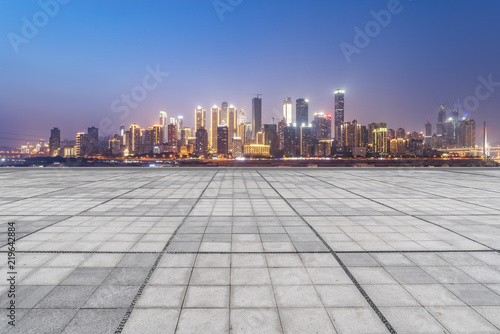 The skyline of Chongqing's urban skyline with an empty square floor. © 昊 周