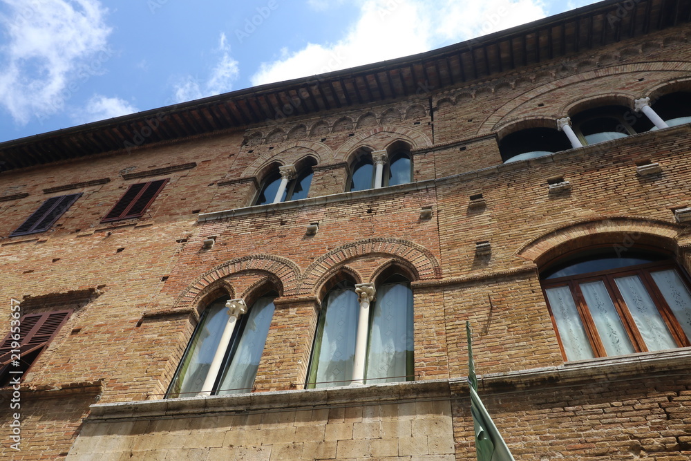 Fototapeta premium San Gimignano, le facciate dei palazzi.